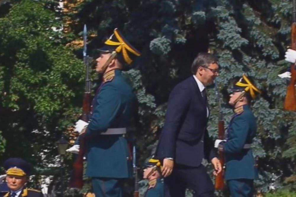 POČEO SPEKTAKL U RUSIJI, PUTIN PREDSTAVLJA NAJMOĆNIJE ORUŽJE! Vučić odmah iza predsednika Rusije