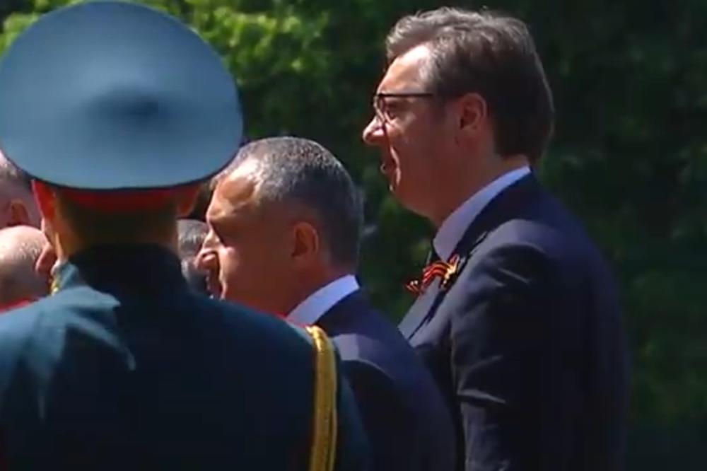 Vučić položio cveće na Spomenik neznanom junaku u Moskvi!