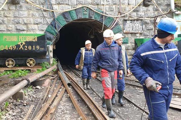 NA OVO SE ČEKALO PUNE 3 DECENIJE! Rudari Resavice su KRAMPOVE I LOPATE konačno zamenili MAŠINAMA