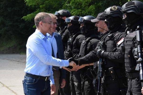 SRBIJA DOBIJA JOŠ ČVRŠĆI BEDEM U ODBRANI OD KRIMINALA! Stefanović obišao Centar za osnovnu policijsku obuku