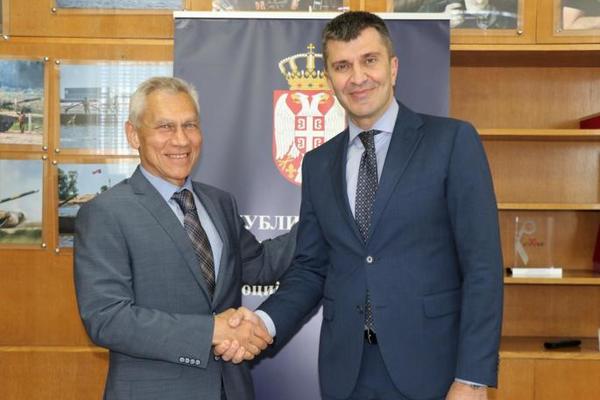 PRIJATELJSTVO! Đorđеvić Šojguu čеstitao Dan pobеdе nad fašizmom i izuzеtnu organizaciju Vojnе paradе