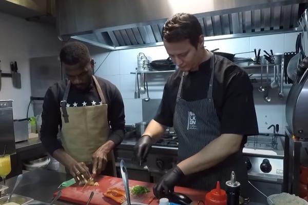 MOJA ŽENA KUVA, JA NE ZNAM DA SPREMAM: Ben se ne snalazi u kuhinji, ali zna mnogo o začinima i afrodizijacima!