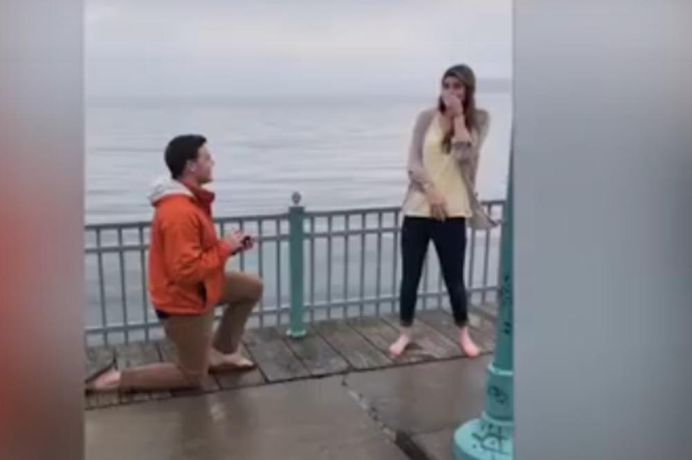 DUGO JE ČEKALA OVAJ DAN ALI SVE SE IZOKRENULO NAOPAKO: Zaprosio ju je, a onda se desilo ovo (VIDEO)