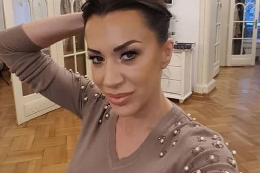 ROMANI NIJE DOBRO, ODMAH SE OGLASILA NJENA SESTRA! Cela porodica je u šoku, ovo niko nije mogao da zna!