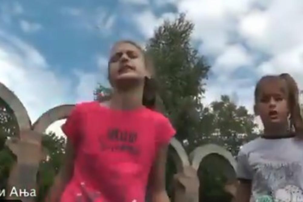 CRNOGORSKE DEVOJČICE KOJE SU PEVALE MILO LOPOVE IMAJU NOVI HIT! Komentari su brutalni! (VIDEO)