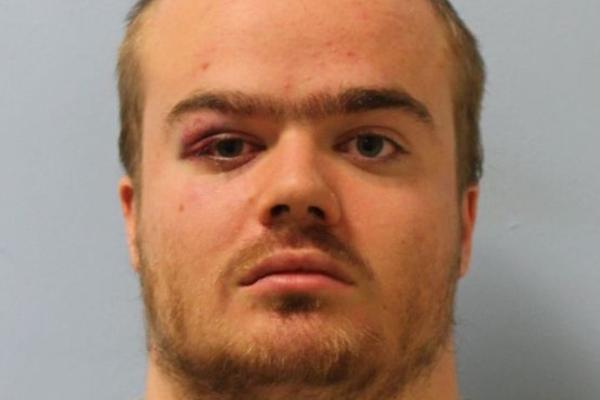 TINEJDŽER KOJI JE BACIO ŠESTOGODIŠNJEG DEČAKA SA 10. SPRATA OSUĐEN: Evo koliko će provesti u zatvoru!