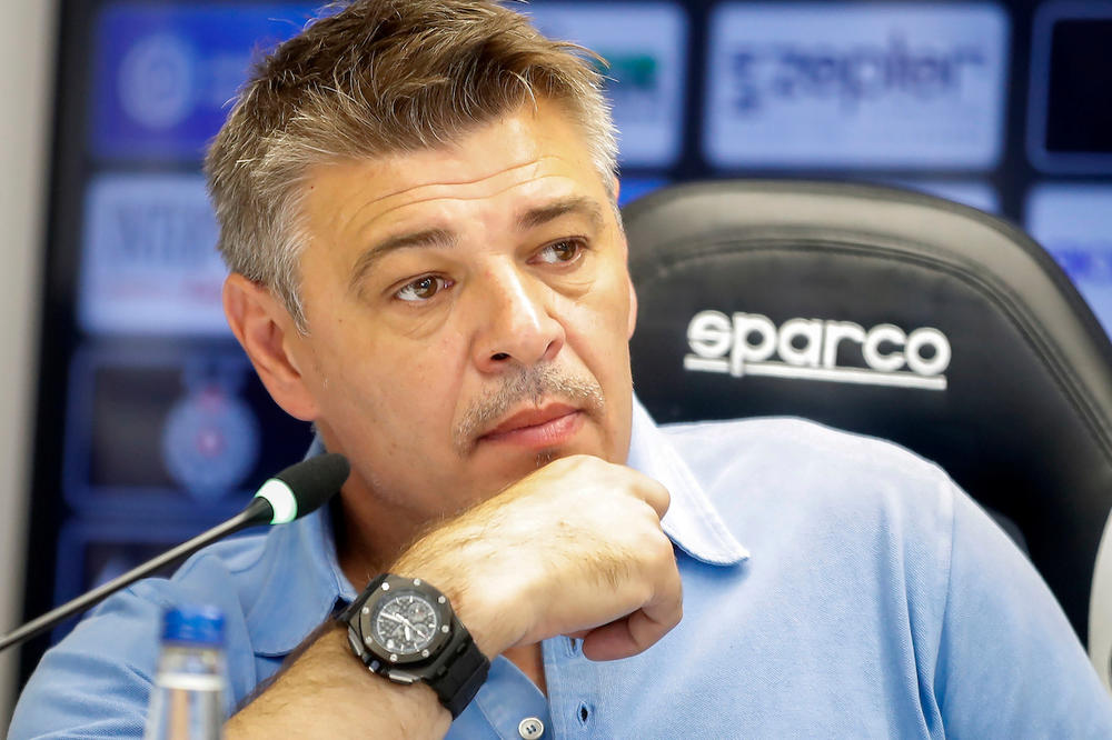 RASPAD PORODICE KOJI SU MEDIJI POMNO PRATILI!Troje dece i razne SPEKULACIJE a samo JEDNA ISTINA: Ćerka VIŠE NE ĆUTI