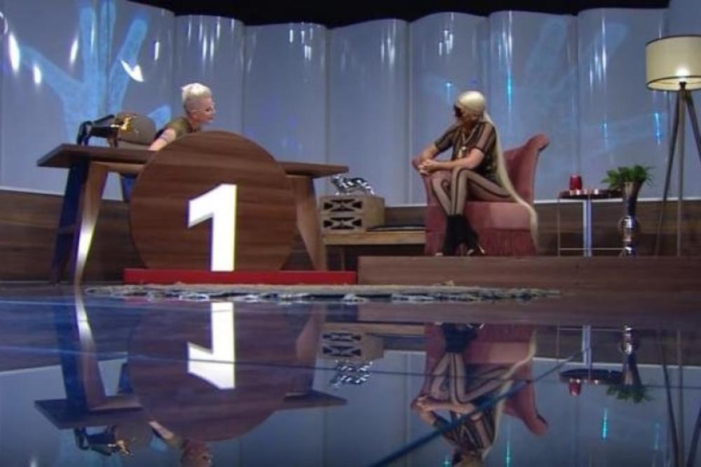 POSTAVILA JE SLIKU A SVI SU SE ZGRANULI ZBOG JEDNOG DETALJA! Našu pevačicu urnišu sa komentarima zbog ovoga! (FOTO)