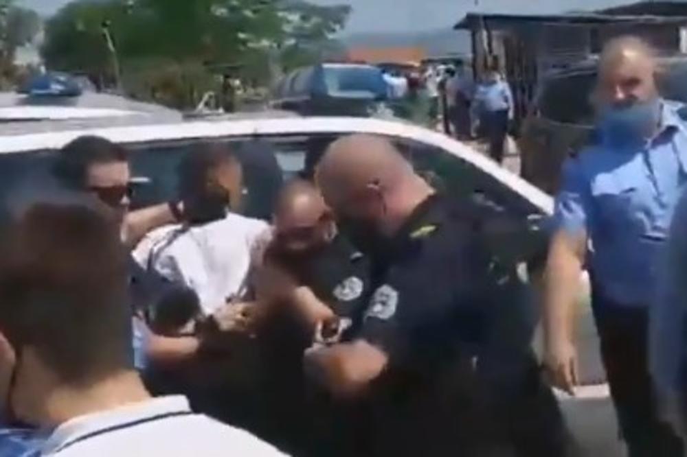 UŽASNE SCENE OBELEŽILE VIDOVDAN NA KOSOVU: Specijalci ROSU tukli srpske mladiće zbog zastave! (VIDEO)