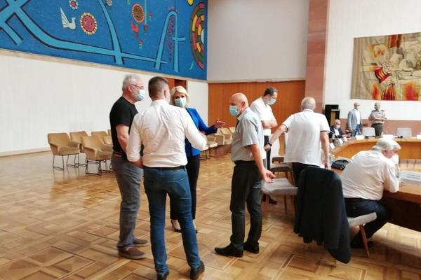 OČEKUJE SE NAJTEŽA SEDNICA KRIZNOG ŠTABA DO SADA: Brojke su SVE STRAŠNIJE, pred srpskim lekarima TEŠKE ODLUKE!
