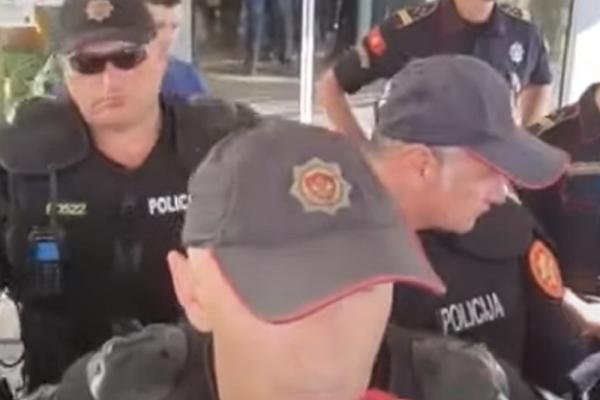 OPŠTINA BUDVA PONOVO POD OPSADOM! Ovo je sramota, čista okupacija! (VIDEO)