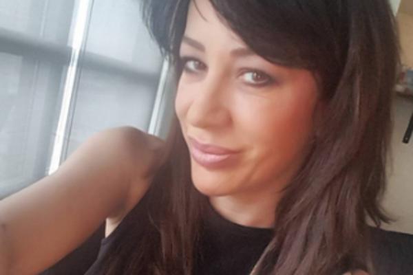 ROMANINA MAJKA NIJE REKLA NI REČ O ĆERKINOM HAPŠENJU! Evo ko je žena što je rodila, detalj s Instagrama niko ne zna