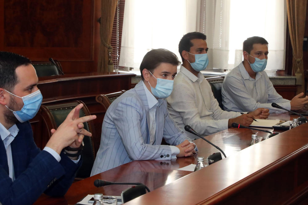 DOK SE ČEKA NOVA VLADA SRBIJE, BRNABIĆ SE NAJVIŠE BAVI OVIM : Otkriveno i koja Ministarstva su imala najviše POSLA!