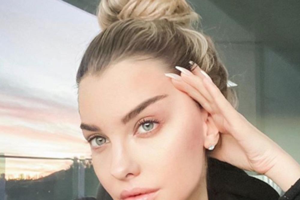 MANEKENKU LEKARI PROBUDILI IZ ANESTEZIJE DOK JE BILA NA OPERACIJI MOZGA! Horor je trajao 5 sati!