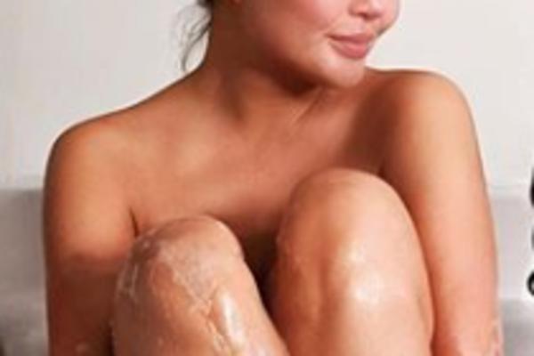 LEPA MANEKENKA, SUPRUGA PEVAČA KOG OBOŽAVAMO, POKAZALA KAKO IZGLEDA NA GINEKOLOŠKOM PREGLEDU: Slika nije za javnost