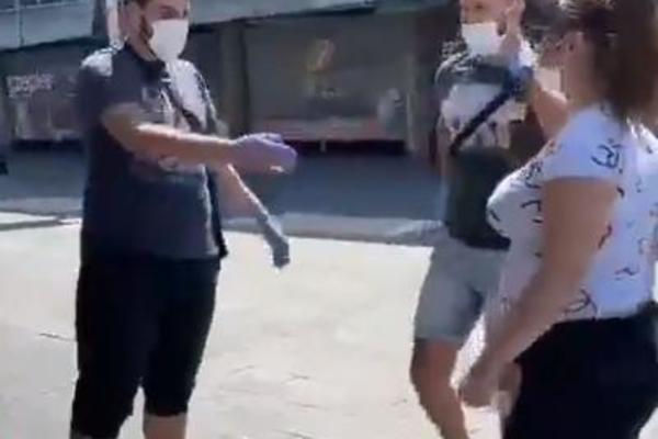 NEVIĐENI HAOS U IZOLACIJI: Miljana krenula da BIJE Zolu, POLIVALA GA I URLALA! Dokle više? (VIDEO)