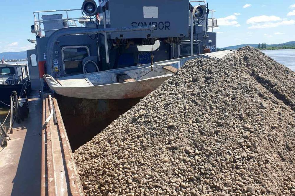 CARINICI SU NA DUNAVU TOKOM KONTROLE NAŠLI MANJAK NAFTE: Još ne veruju kakvu je prevaru napravila jedna kompanija