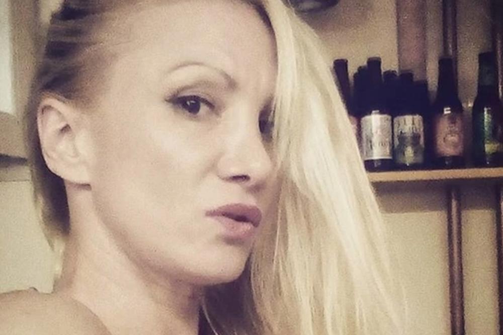 OBJAVLJUJE SAMO GOLE FOTKE, NAŠLA SE NA NASLOVNICI PLEJBOJA: Ćerka našeg BOEMA bez USTRUČAVANJA ogolila INTIMU