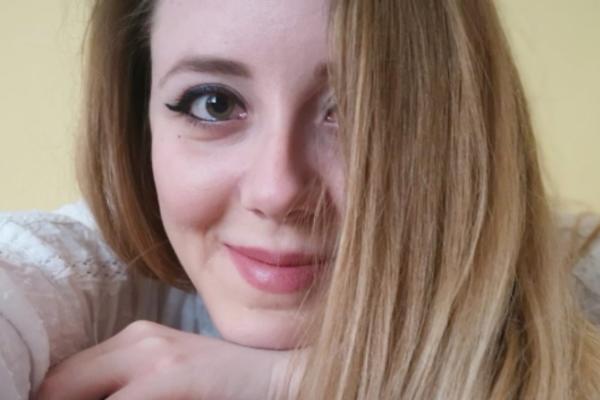 MINA JE PRELEPA ĆERKA JEDNOG OD ČLANOVA KRIZNOG ŠTABA: Možete li da pogodite kojeg? (FOTO)