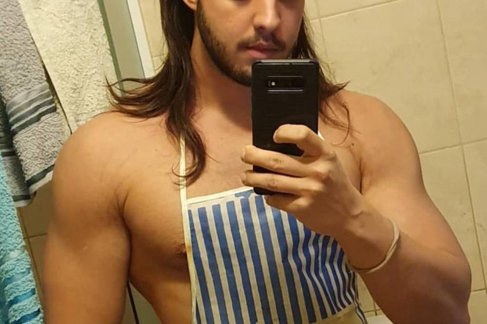 ŽENE SU POLUDELE ZA NJIM, ALI I MUŠKARCI! Žarko za Espreso otkriva ko mu sve šalje ponude za s*ks!