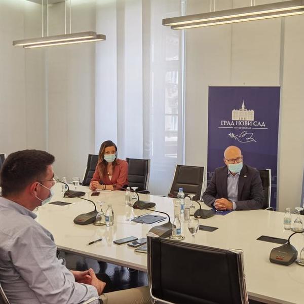 VUČEVIĆ: Treba da sačuvamo zdravlje ljudi i ekonomiju grada, i zato propisi moraju da se poštuju