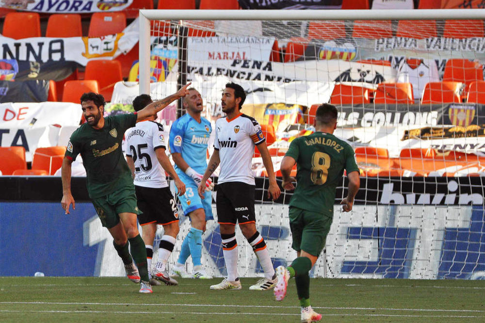 GARSIJINE BOMBE POUBIJALE "SLEPE MIŠEVE" NA MESTALJI: Viljareal se i dalje nada Ligi šampiona!