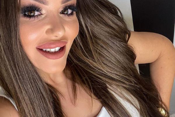 ZA BOJANOM SVI UZDIŠU, BOGDANU ZNATE, A OVAKO IZGLEDA RAZGOLIĆENA NAJSTARIJA SESTRA RODIĆ: Prava je tempirana bomba