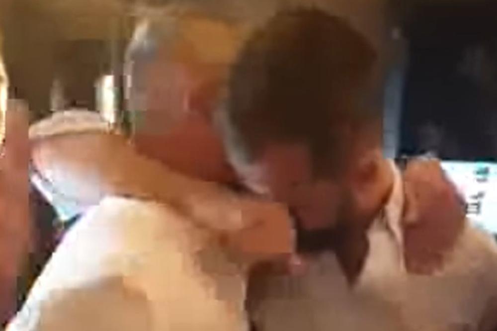 PJANIĆ PLAKAO SLAVEĆI TRANSFER U BARSU: Na prve reči čuvenog hita Šerifa Konjevića zagrlio oca i pustio suze!