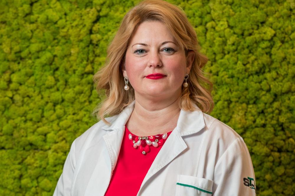 ROĐENA U INTELEKTUALNOJ PORODICI: Ovo je DR MILENA zbog koje je ZGROŽENA SRBIJA: Rasizam će SKUPO da je košta