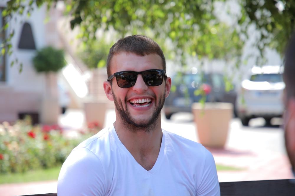 RAŽNATOVIĆI POKREĆU NOVI BIZNIS! Veljko i Bogdana će i Titelu uzgajati SVINJE