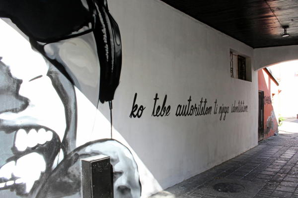 UNIŠTEN MURAL "MIOMIR GRUJIĆ FLEKA" U ŠAPCU - U rad akademskog slikara Đurađa Stevanovića iz 2017 ubačen strujomer