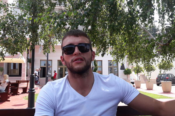 INSTAGRAM BRIŠE FOTKE VELJKU, RAŽNATOVIĆ TVRDI - STOKA ME PRIJAVILA! Oklevetali ga na pravi Boga!