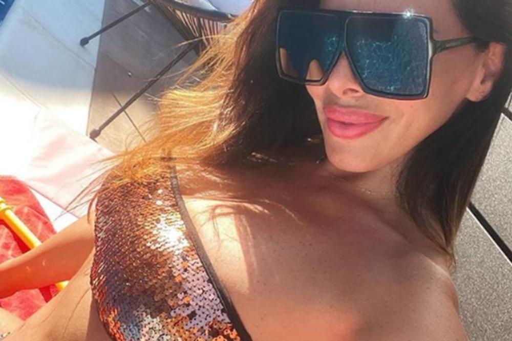 VRELA, VLAŽNA I PROVOKATIVNA IZDANJA SONJE VUKSANOVIĆ! U petoj deceniji PRŠTI, čista pervezija! (FOTO)