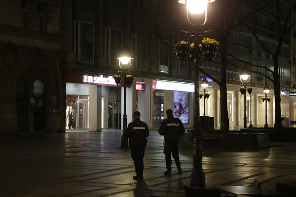 MUNJEVITA AKCIJA POLICIJE: Pojavio se snimak hapšenja u Beogradu (VIDEO)