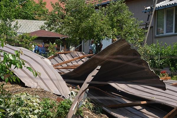 CREPOVI SU ZAVRŠILI U KREVECU MALOG NIKOLE (3) IZ KRUŠEVCA: Nevreme im je uništilo sve, dete se spasilo ZA DLAKU