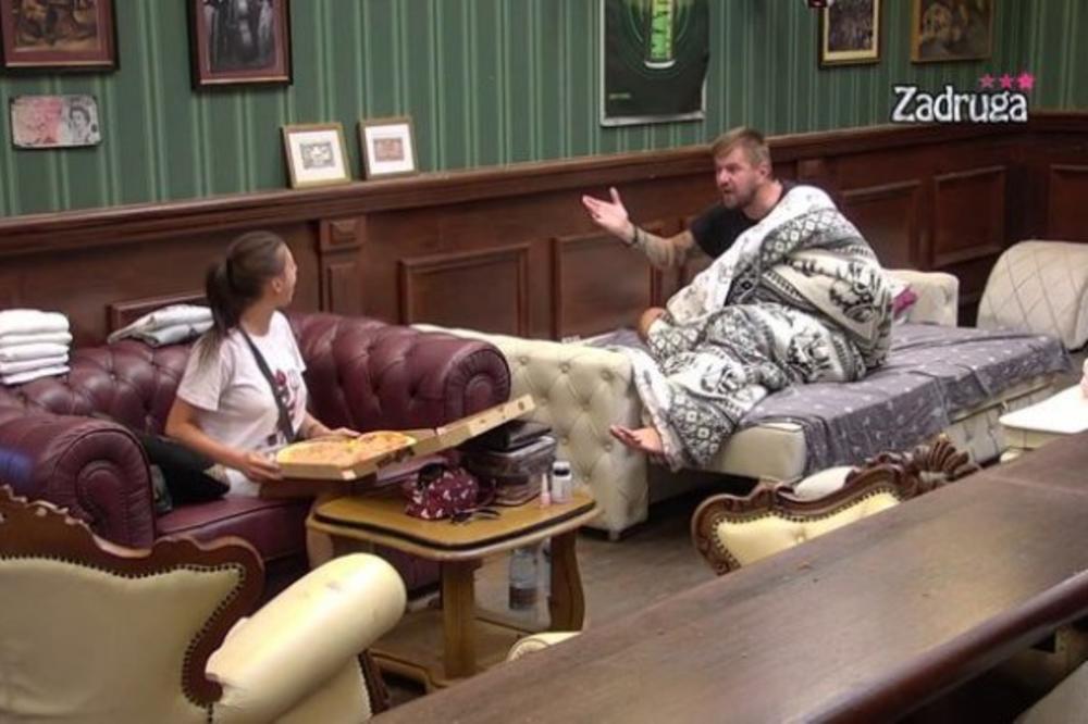 JANJUŠ RAZOTKRIO SVOJU ŽENU! Zadrugar ustao, pa javno izneo sve: Ovo je nešto najjadnije što mu je žena poručila