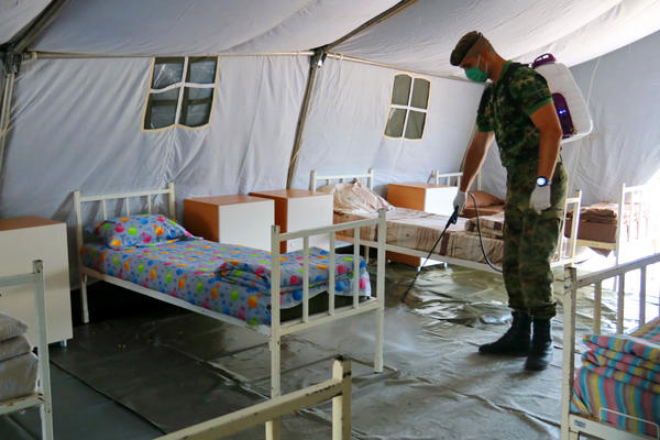 VOJSKA U BORBI PROTIV KORONE: Ovako su vojnici pomogli zdravstvenim radnicima, plemenit gest!