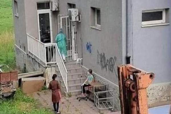 DEVOJČICA PRIMA INFUZIJU ISPRED BOLNICE: Ova fotografija je obišla Srbiju, a ministar Lončar je sada sve OBJASNIO!