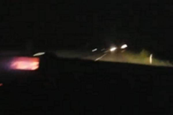 STRAVIČNO! Troje ljudi POGINULO u jezivom sudaru automobila i mercedesa