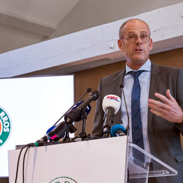 DIREKTOR ROLAN GAROSA UBLAŽAVA KARANTIN IGRAČIMA: Nećemo da im stavljamo ogrlicu i vežemo ih za hotel!