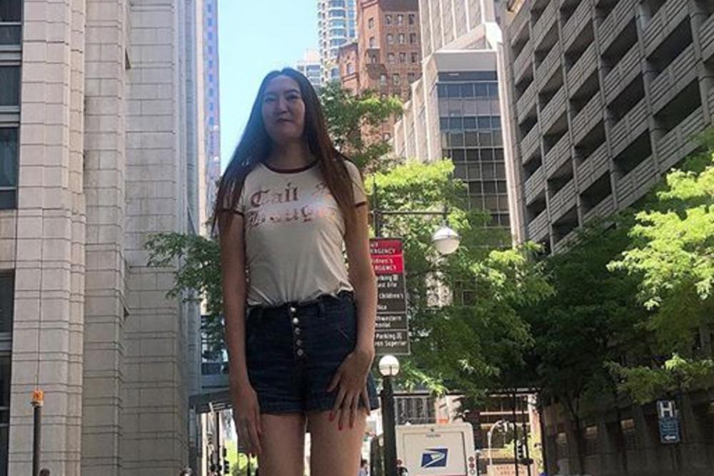 OVA ŽENA IMA NOGE DUGAČKE 130 CM: Otkrila je šta joj je najveći problem