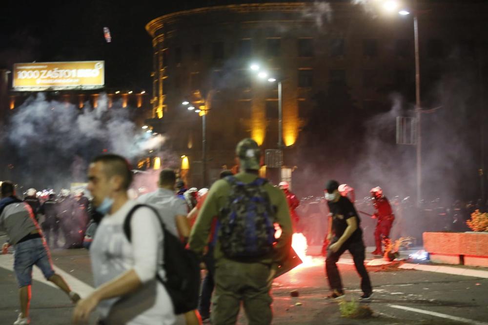 OGLASILI SE I NEMCI: Evo šta su rekli o protestima u Beogradu