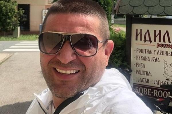 BAJA MALI KNINDŽA IMA 6.DECE, TRI ĆERKE SU MU OPASNE LEPOTICE: Smiljana, Ljiljana i Anđela mame muške uzdahe!