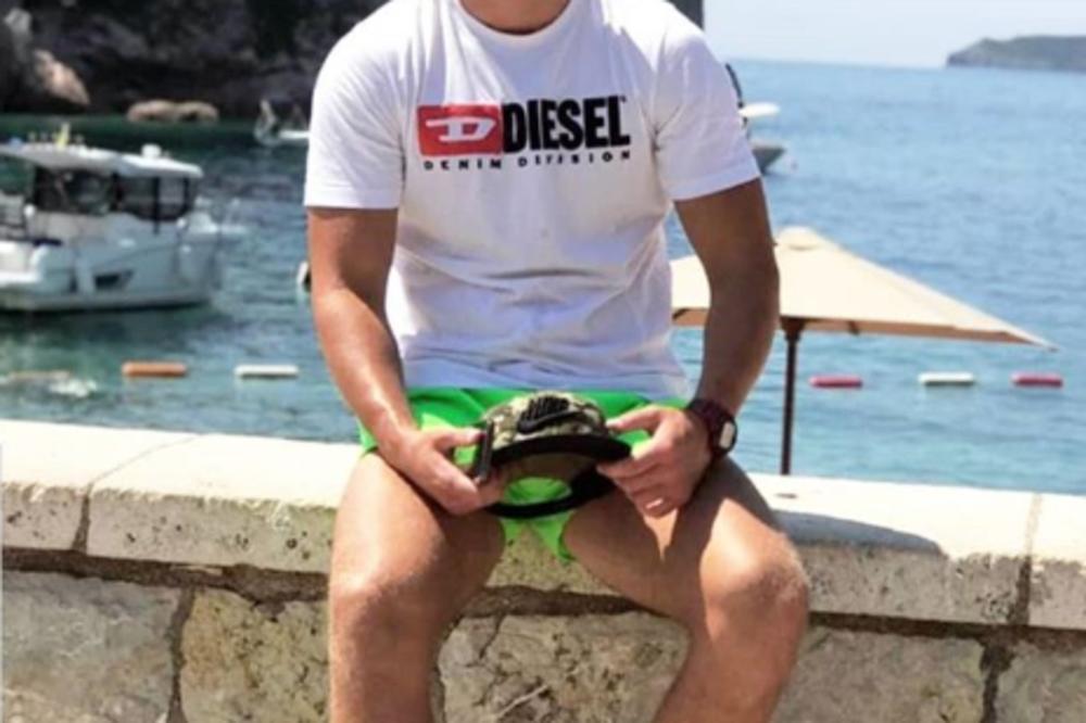 MENSUR JE GEJ? Slao slike muškarcima, postoje DOKAZI!