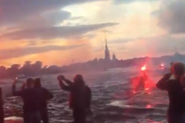 NEVEROVATNE SLIKE IZ SANKT PETERBURGA: Navijači Zenita proslavili titulu šampiona Rusije! (VIDEO)