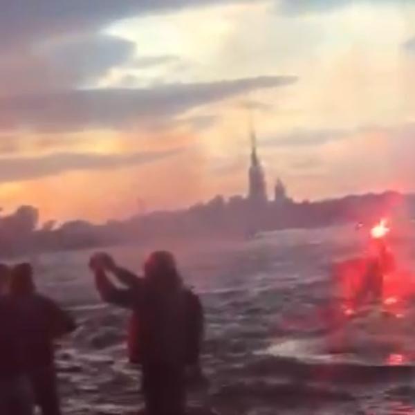 NEVEROVATNE SLIKE IZ SANKT PETERBURGA: Navijači Zenita proslavili titulu šampiona Rusije! (VIDEO)