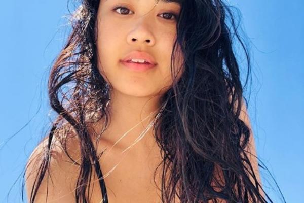 OVU SAM RUPU PLATILA 83 EVRA, PA SPAVALA NA PLAŽI!Čuvena blogerka došla na letovanje u Hrvatsku i pukla! (FOTO)