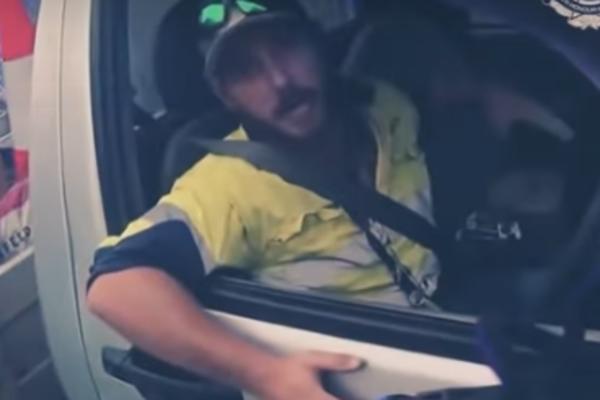 ZAUSTAVILI SU OVOG ČOVEKA KOJI JE VOZIO 123 NA SAT: Kad su videli JEDNU STVAR U AUTU, odmah su pozvali HITNU POMOĆ