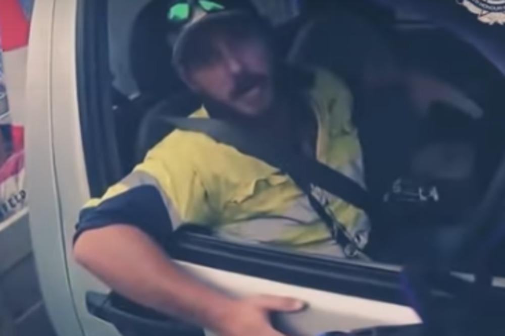 ZAUSTAVILI SU OVOG ČOVEKA KOJI JE VOZIO 123 NA SAT: Kad su videli JEDNU STVAR U AUTU, odmah su pozvali HITNU POMOĆ