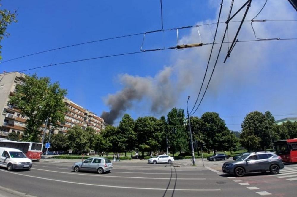 POŽAR NA VRAČARU: Vatra zahvatila ceo stan za manje od pet minuta (FOTO)